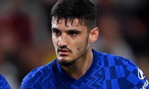 Punë e kryer, Chelsea huazon Brojën në Southampton