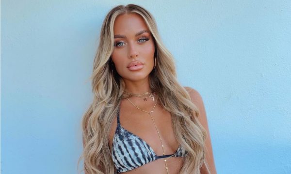 Lottie ngrit temperatura me bikinet e saj