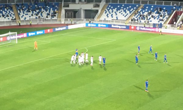 Greqia në epërsi kundër Kosovës pas pjesës së parë