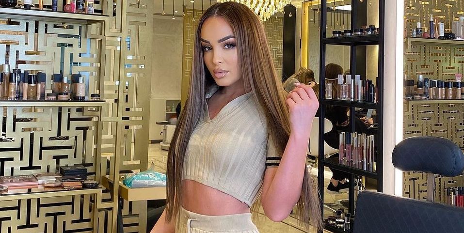 Adelina Berisha sjellë një foto të bukur si brune