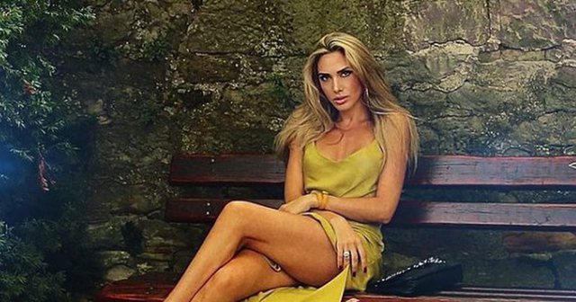 Ledina Çelo ndez imagjinatën e ndjekësve me poza provokuese