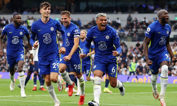Chelsea e shkatërron Tottenhamin, e vazhdon ecurinë e përsosur pa humbje