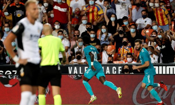 Real Madridi e mposht Valencian me përmbysje dhe e merr kreun e La Ligës