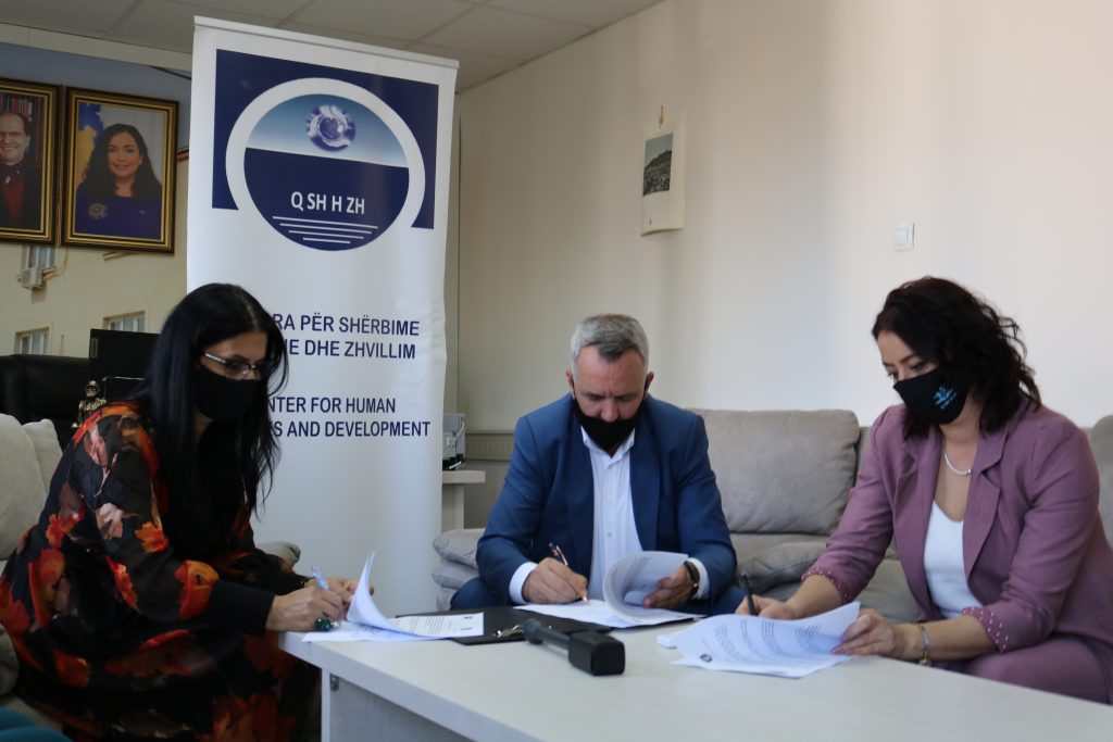 Kryetari Imri Ahmeti nënshkruan marrëveshje bashkpunimi për hapjen e qendrave për edukim të hershëm në Shalë dhe Magurë