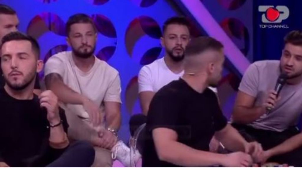 “Mos fol o vlla”, debat i ashpër në “Përputhen” ndërpritet programi