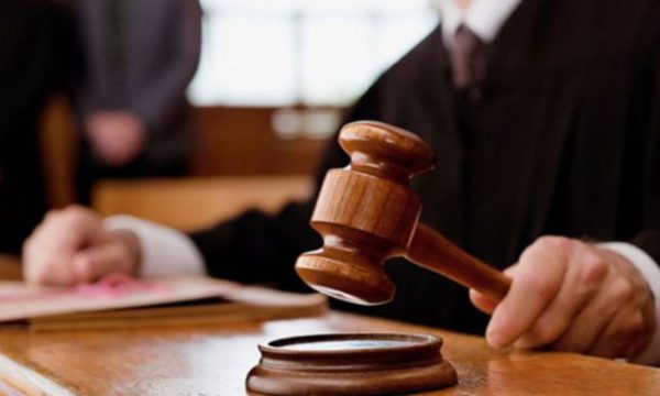 Ia vodhi telefonin një gruas në Prishtinë, arrestohet i dyshuari