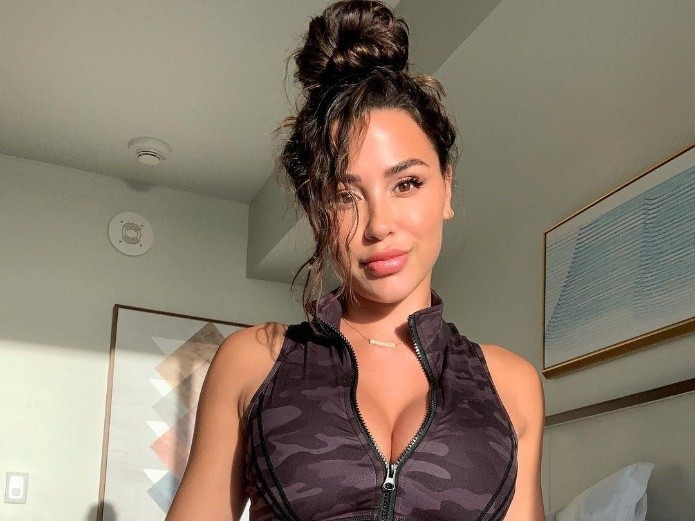 Ana Cheri me video nga palestra duke punuar për linjat e bujshme