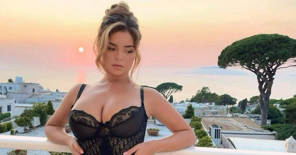 Demi Rose tundon rrjetin me poza provokuese në të brendshme të zeza