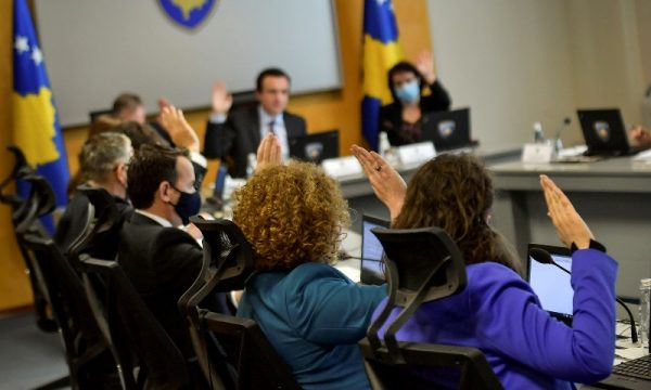 Qeveria miraton buxhetin e vitit 2022, mbi 100 milionë euro ndahen për ushtrinë