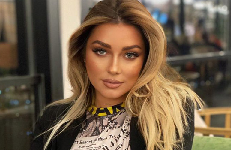 Ronela Hajati feston ditëlindjen mes njerëzve më të dashur