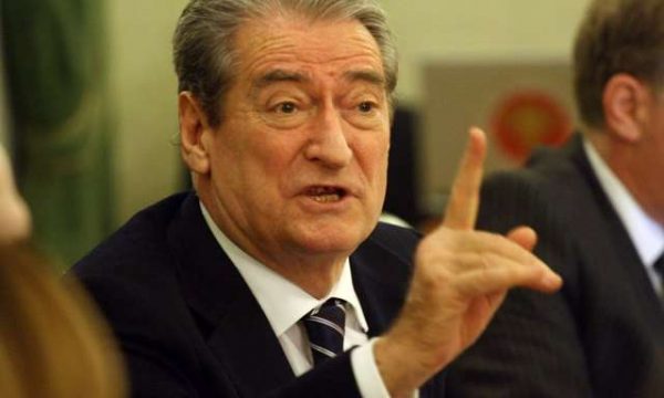 Pas përfundimit të seancës parlamentare në Shqipëri, Berisha: Marrëveshja Rama-Basha në kurriz të zgjedhësve