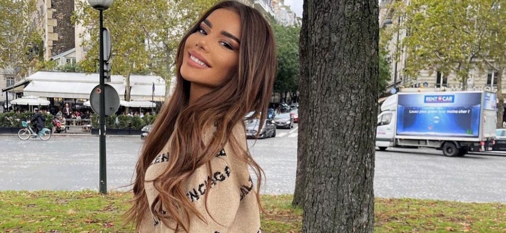 Tayna në Paris i thotë vetes super gocë