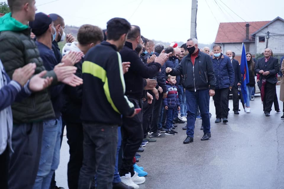 Kështu pritet Imri Ahmeti në Janjevë “Faleminderit Janjeva”
