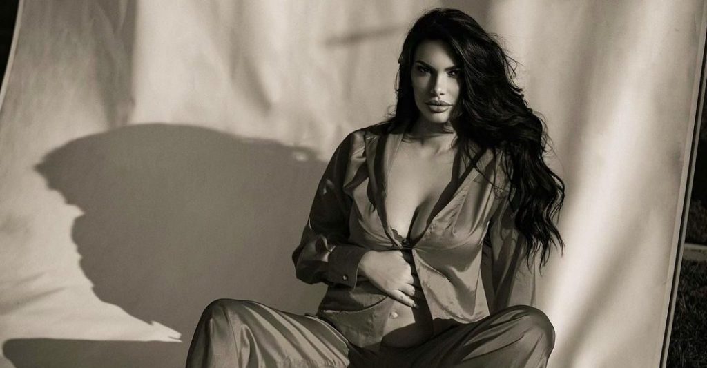 Zaimina po bëhet nënë për herë të dytë, publikon imazhe nga fotosesioni i shtatzënisë