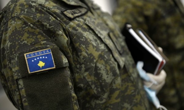 Ushtarët e FSK-së lirohen nga pagesa e shërbimeve të transportit publik hekurudhor