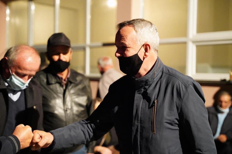 Dobraja në “këmbë” për Imri Ahmetin