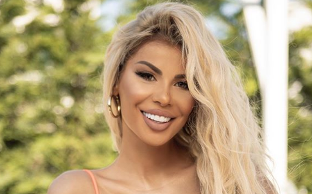 Luana Vjollca e veshur plot stil tregon se është në Milano për xhirime