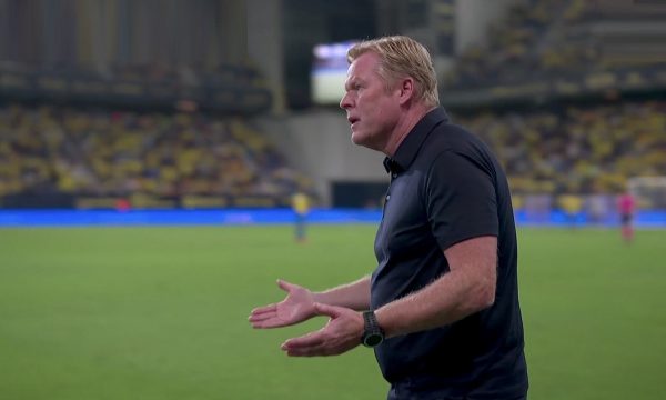 Koeman: Tani e kuptoni pse luajmë me tre qendërmbrojtës