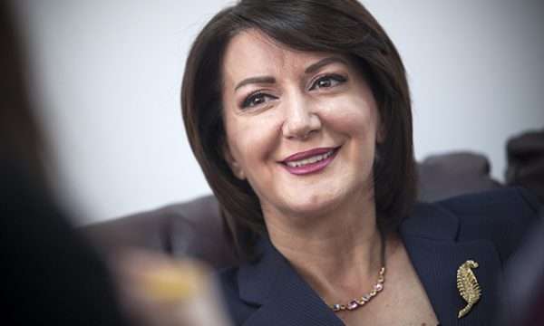 Jahjaga iu bën thirrje grave që t’u nënshtrohen kontrolleve kundër kancerit të gjirit
