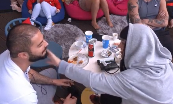 Semi dhe Graniti flirtojnë në prani të Fifit