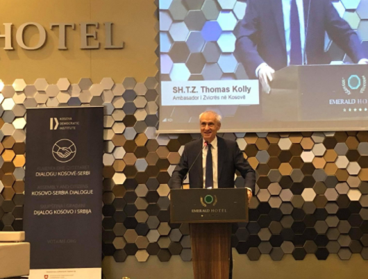 Ambasadori zvicëran thotë se dialogu me Serbinë ka rëndësi ta madhe