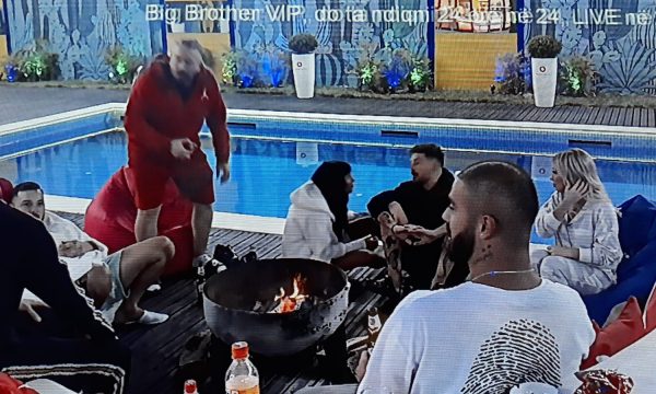 Banorja e Big Brother thotë se për 100 mijë euro do të ecte nudo nëpër Tiranë