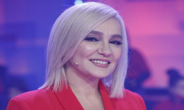 “Kam qenë në spital psikiatrik në moshën 19-vjeçare”, Monika flet për betejën e saj me ankthin