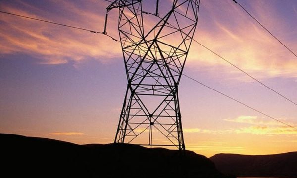 Çmimet e energjisë elektrike dhe të naftës po vazhdojnë të rriten në botë