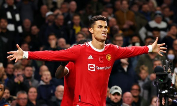 Ronaldo: Jam mësuar me kritika, luaj që 18 vjet
