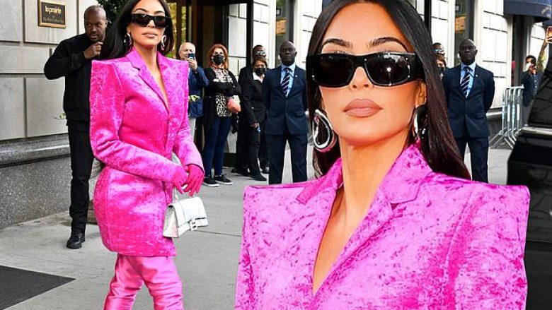 Kim Kardashian largohet nga paraqitjet e zakonshme në të zeza, shfaqet e tëra rozë këtë radhë