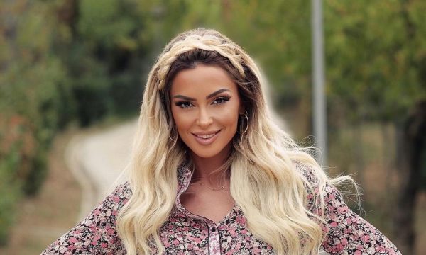 Lola vazhdon të postojë foto me plot stil në rrjetet sociale