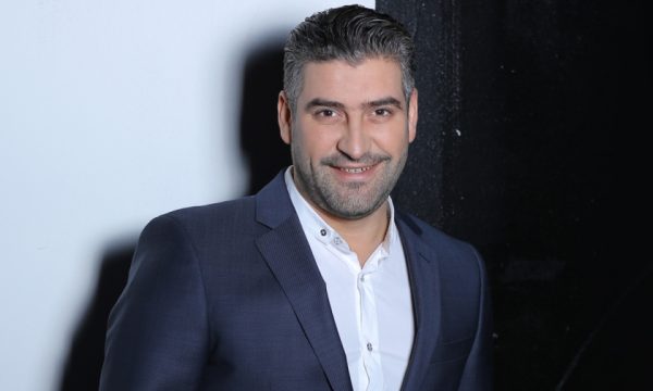 Kush ia dhuroi Medës 30 mijë dollarë për një natë