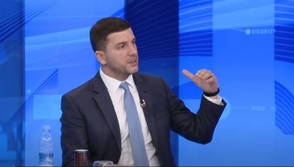 Memli Krasniqi për VV’në: Qytetarët nuk pajtohen me qasjen arrogante