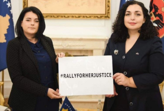 Gratë nga Kosova, Kroacia dhe Bosnja protestojnë në New York, kërkojnë drejtësi për dhunën seksuale nga Serbia gjatë luftës