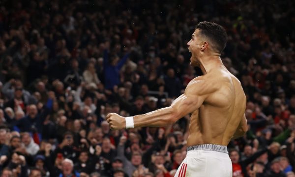 Ronaldo vendos një tjetër rekord në futboll