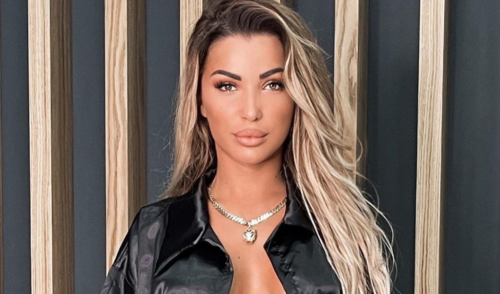 “Nuk i marr burrin njeriu, nuk janë të gjithë si ty”, Roza Lati nuk shpërthen ndaj moderatores së njohur të Top Channel