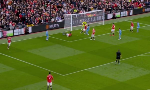 Autogol qesharak në derbin Man United vs Man City