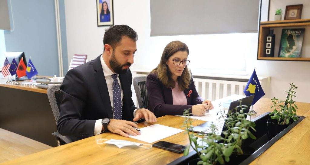 Ministri i MAPL-së shkon në IOWA, flasin për binjakëzimin