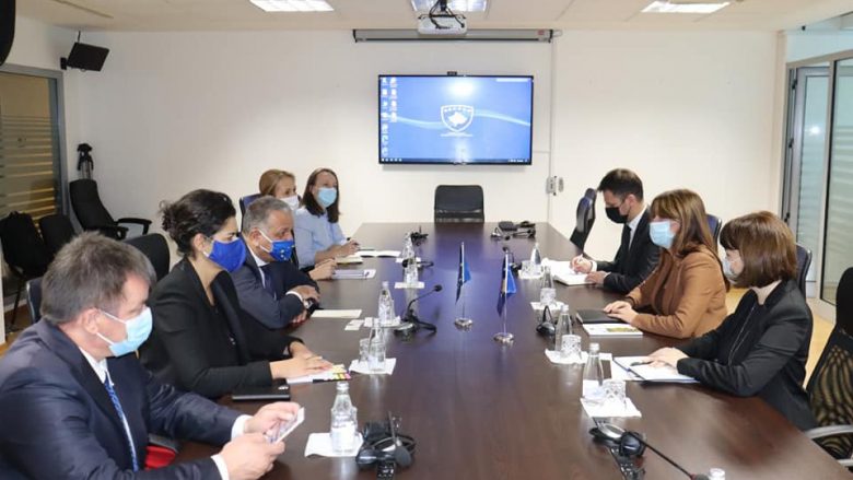 Haxhiu pranon raportin e progresit për Kosovën