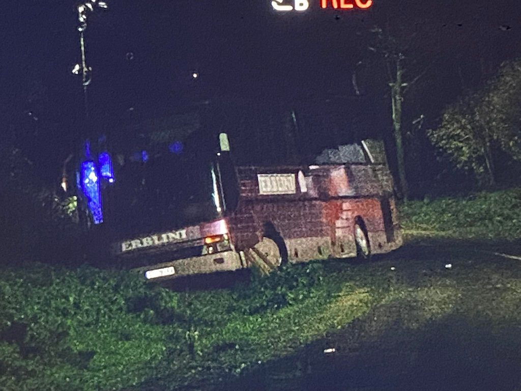 Vazhdon kërkimi i provave në Gllogjan, autobusi ruhet nga policia