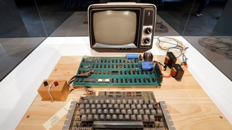 Kompjuteri i parë i Apple mund të shitet deri në 600,000 dollarë në ankand