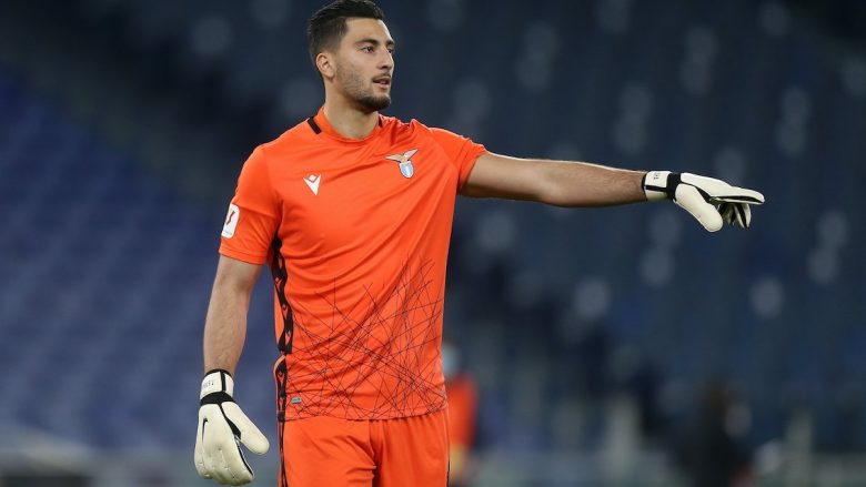 Newcastle shfaq interesim për Strakoshan