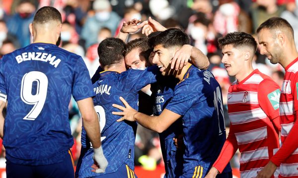 Real Madridi e mposht bindshëm Granadan, mban kreun e La Ligës