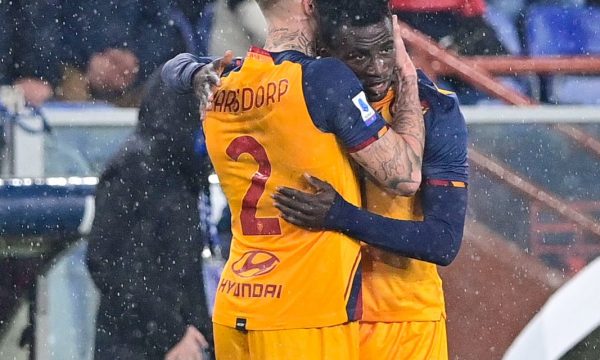 Roma e Mourinhos e mposht Genoan në debutimin e Shevchenkos si trajner në Serie A