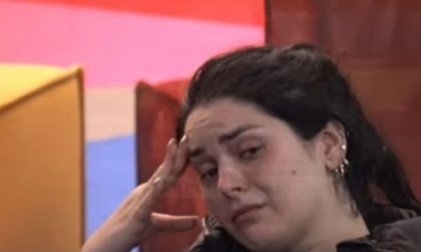 Fifi rrëfen se ka qenë e bullizuar