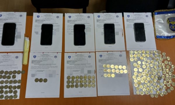 Arrestohen 5 kamerierë, dyshohet se shpërndanin para false