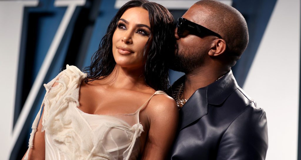 Kanye West pranon se ka bërë gabime në martesën e tij me Kim Kardashian, por është i vendosur ta kthejë atë