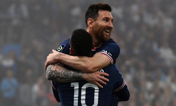 “Messi argëton miliona tifozë në çdo ndeshje, ai duhet të fitojë gjithmonë Topin e Artë”