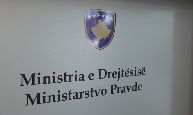 Ministria e Drejtësisë do t’i ulë tarifat e përmbaruesve privat