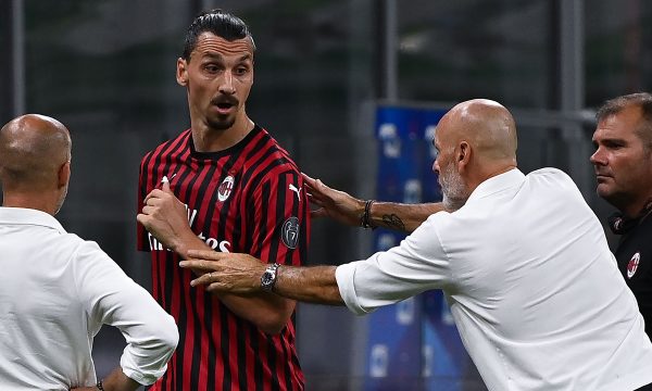Trajneri i Milanit kërkon që disa rregulla të basketbollit të futen në futboll